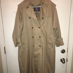 Burberry trench coat xl